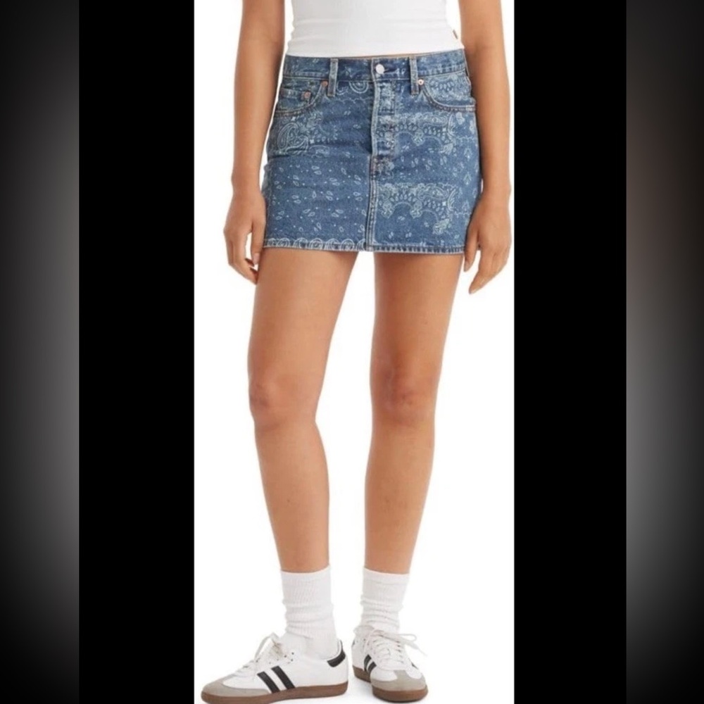 Levi’s Distressed Paisley Denim Mini Jean Skirt Waist 30 Western Boho NEW